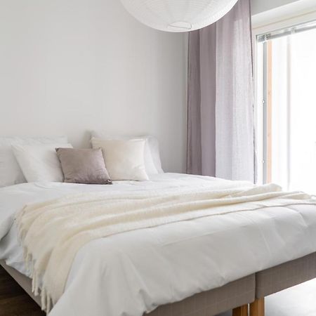 Apartamento Iso Aurinkoinen Parveke Ja Hyvaet Yhteydet Helsinki Exterior foto