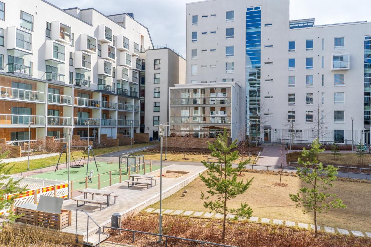 Apartamento Iso Aurinkoinen Parveke Ja Hyvaet Yhteydet Helsinki Exterior foto