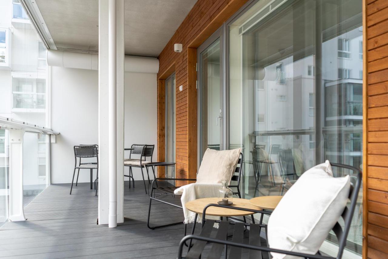 Apartamento Iso Aurinkoinen Parveke Ja Hyvaet Yhteydet Helsinki Exterior foto
