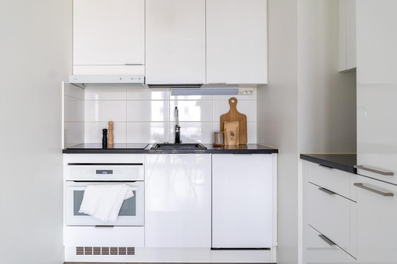 Apartamento Iso Aurinkoinen Parveke Ja Hyvaet Yhteydet Helsinki Exterior foto